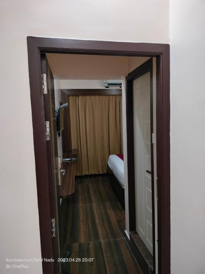 Sivamurugan Hotels Kumbakonam Buitenkant foto