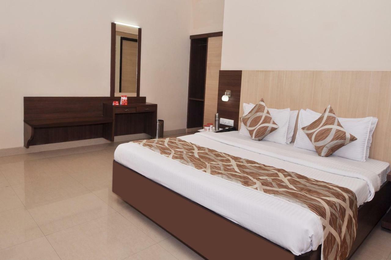 Sivamurugan Hotels Kumbakonam Buitenkant foto