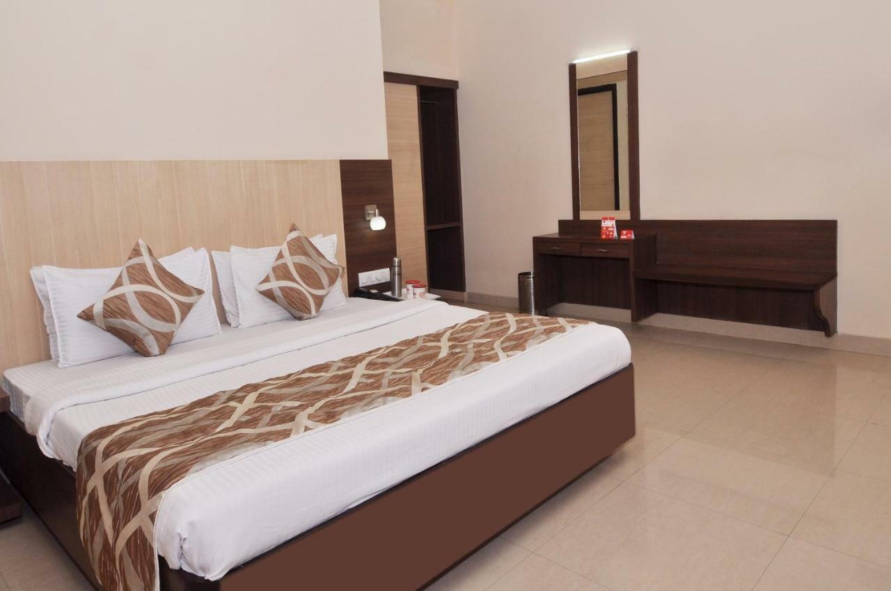 Sivamurugan Hotels Kumbakonam Buitenkant foto