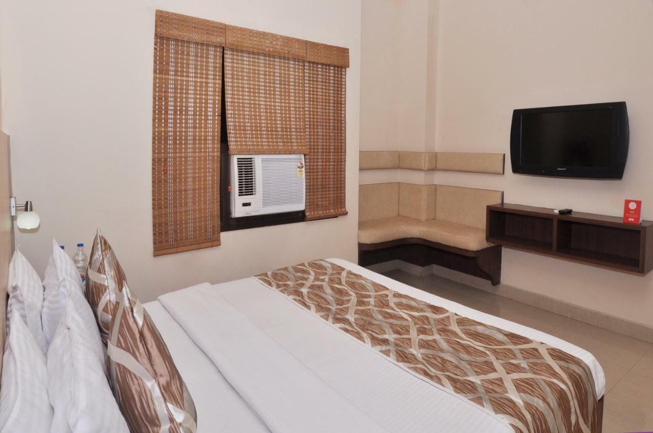 Sivamurugan Hotels Kumbakonam Buitenkant foto
