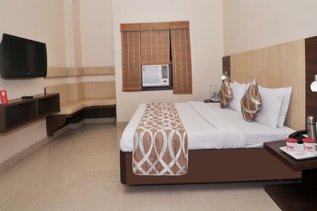 Sivamurugan Hotels Kumbakonam Buitenkant foto